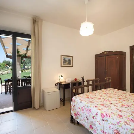 Terra Terra - Masseria Minunni Farm stay *